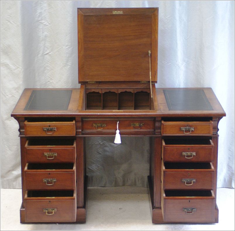 4032 Antique Walnut Dickens Desk (4)